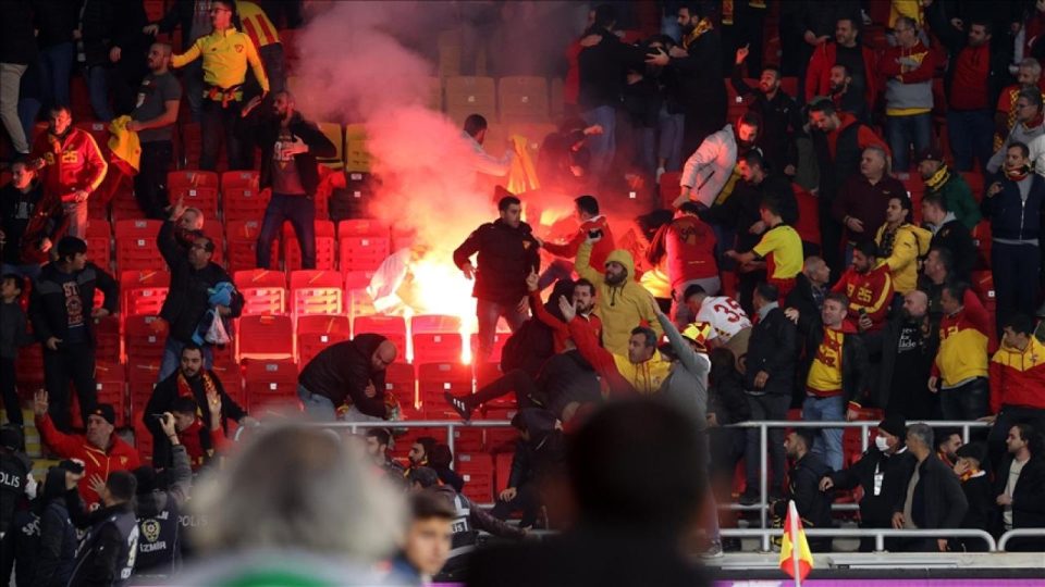 TFF Başkanı Büyükekşi İzmir derbisinde çıkan olayları yerinde inceleyecek