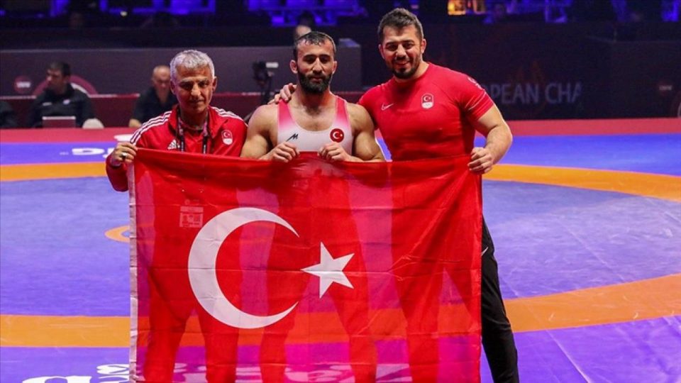 Milli güreşçiler, Avrupa Şampiyonası’nda 17 madalya kazandı